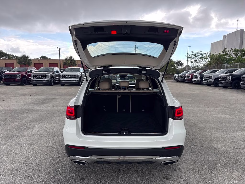 2022 Polar White Mercedes-Benz GLC GLC 300 AWD SUV