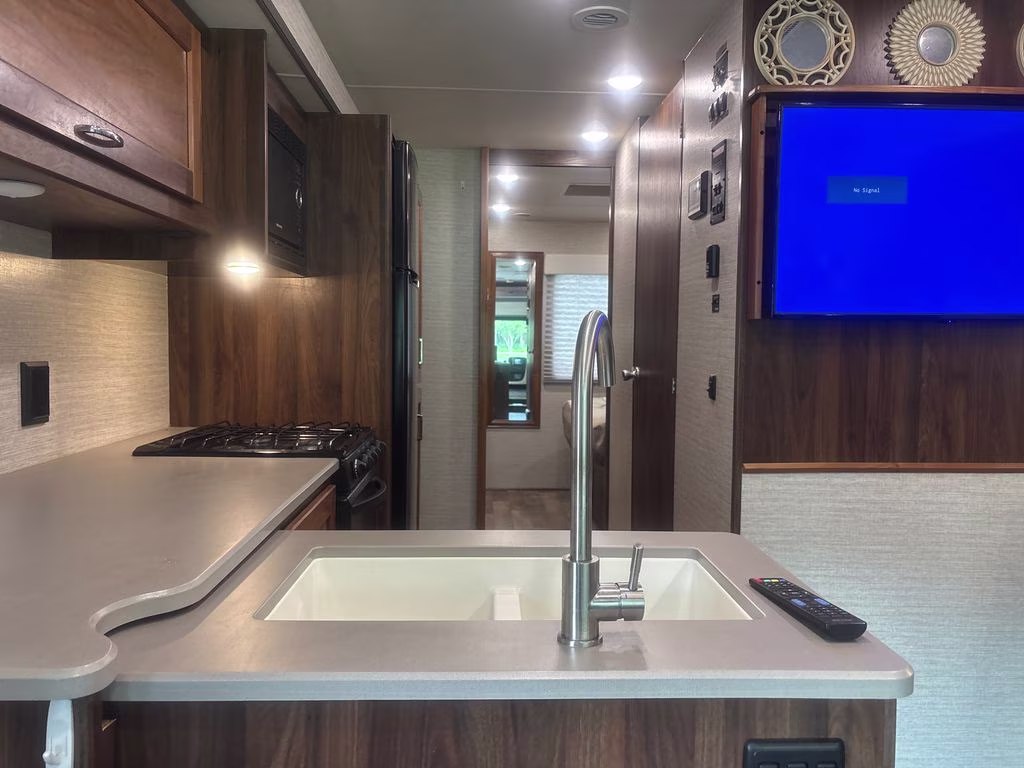 2019 Brown Ford Winnebago Intent 28Y RWD RV