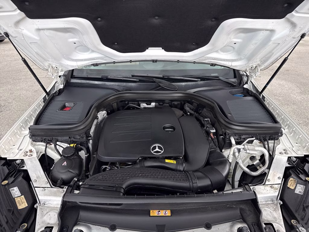 2022 Polar White Mercedes-Benz GLC GLC 300 AWD SUV