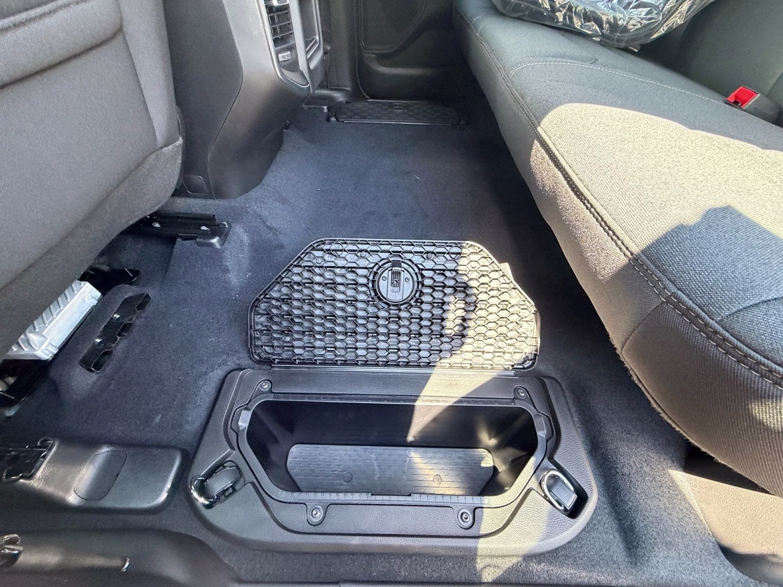 2026 Diamond Black Crystal Pearlcoat Ram 1500 Express 4X4 Truck