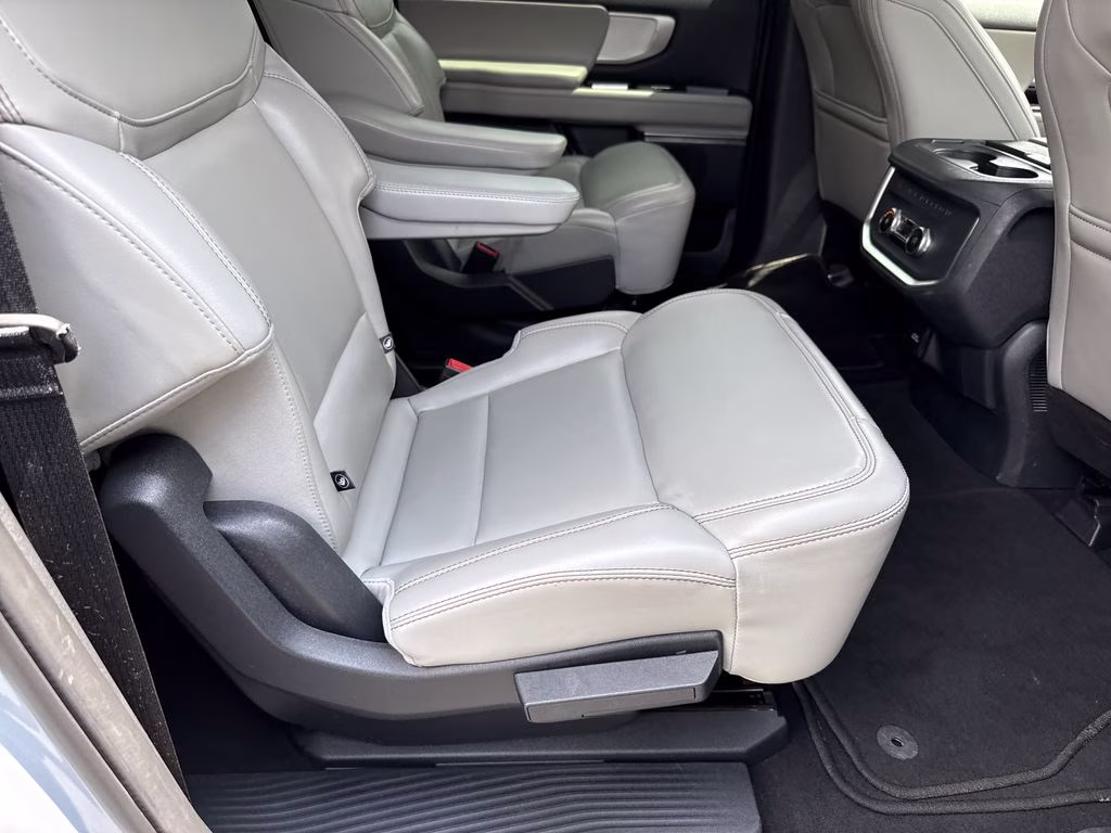 2025 Glacier Gray Met TriCoat Ford Expedition Max Active 4X4 SUV