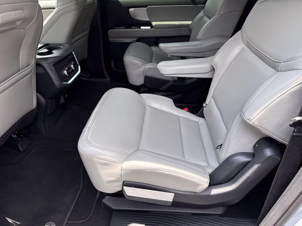 2025 Glacier Gray Met TriCoat Ford Expedition Max Active 4X4 SUV