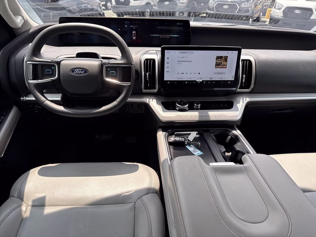 2025 Glacier Gray Met TriCoat Ford Expedition Max Active 4X4 SUV