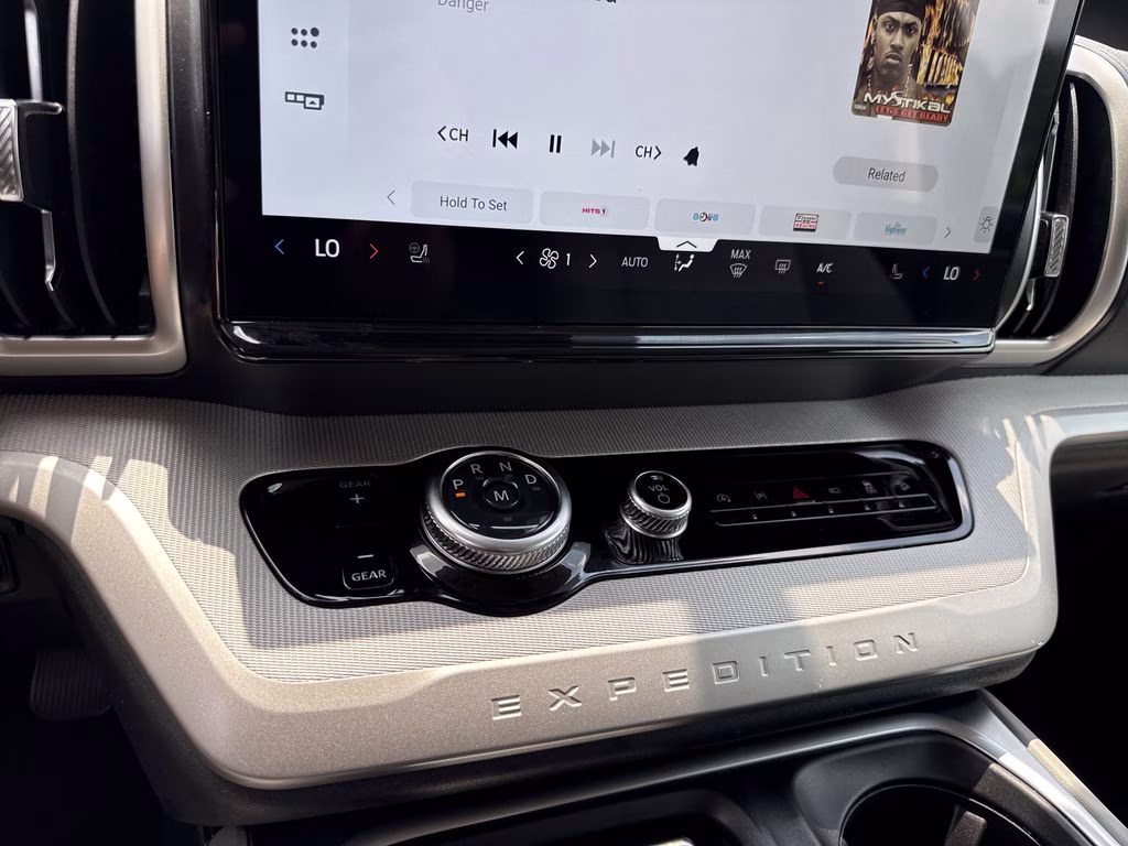 2025 Glacier Gray Met TriCoat Ford Expedition Max Active 4X4 SUV
