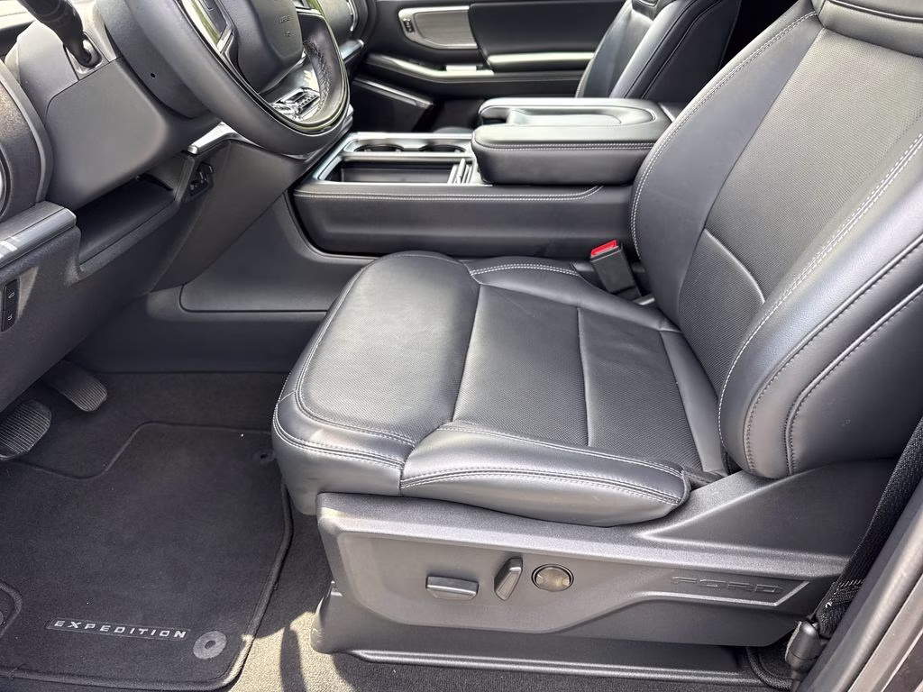 2025 Gray Metallic Ford Expedition Max Platinum 4X4 SUV