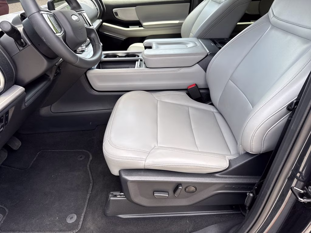 2025 Blue Metallic Ford Expedition Active 4X4 SUV
