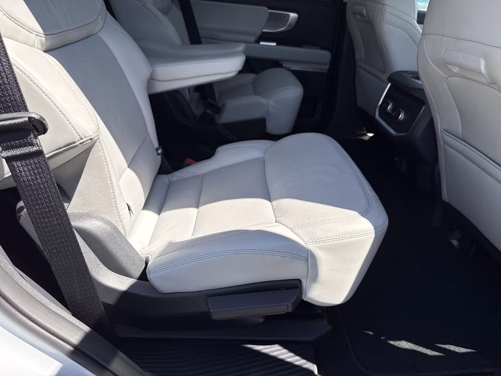 2025 Silver Metallic Ford Expedition Platinum 4X4 SUV