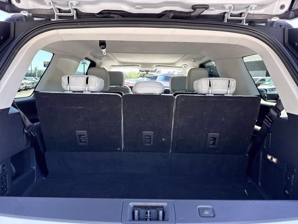 2025 Silver Metallic Ford Expedition Platinum 4X4 SUV