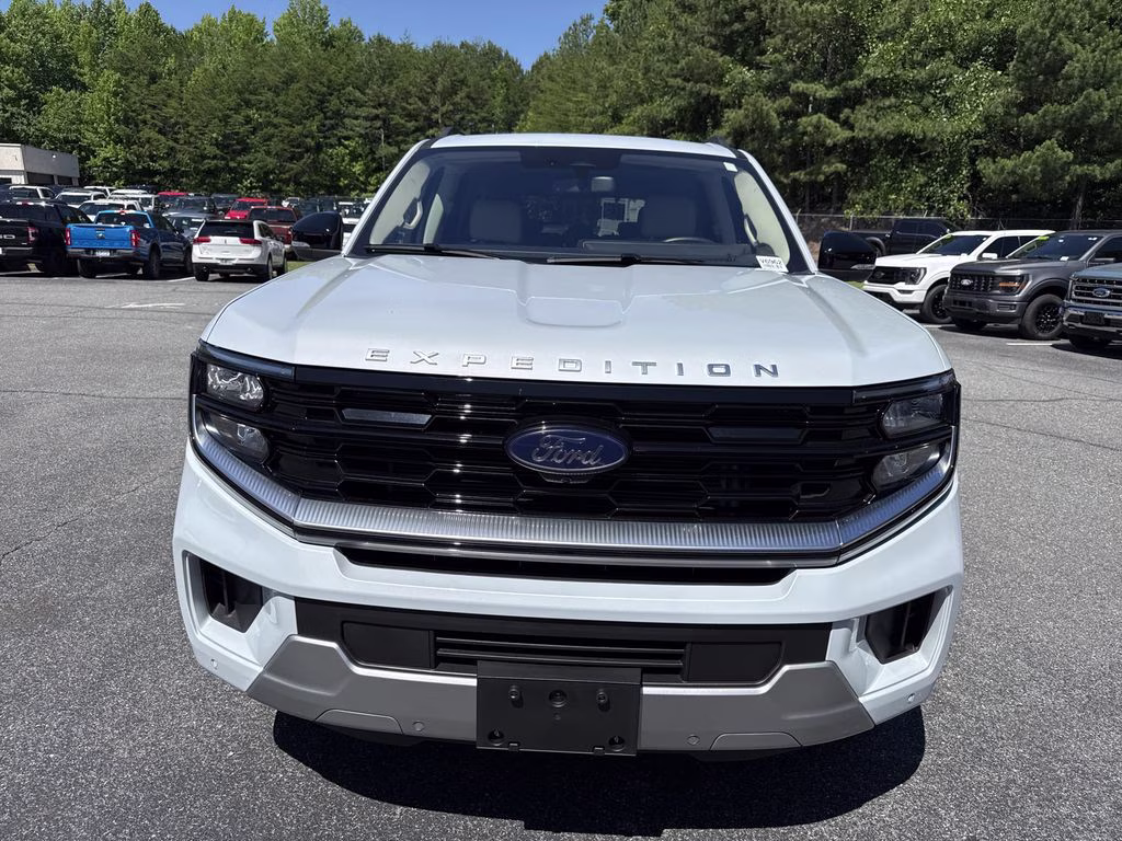 2025 Silver Metallic Ford Expedition Platinum 4X4 SUV