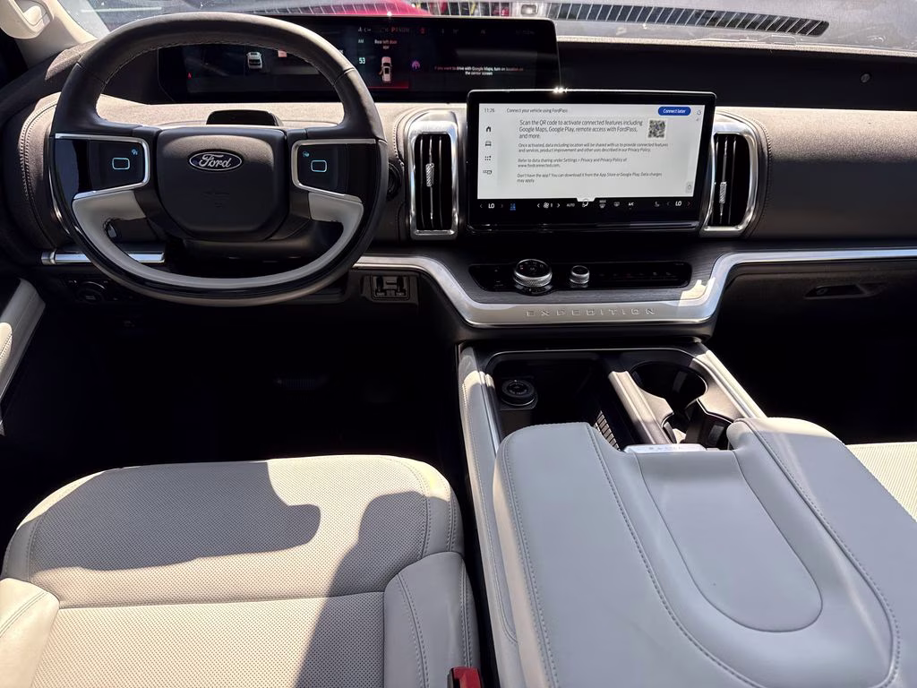 2025 Silver Metallic Ford Expedition Platinum 4X4 SUV