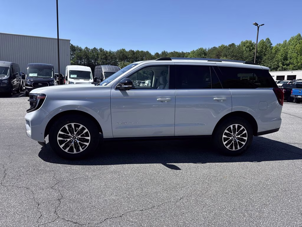 2025 Silver Metallic Ford Expedition Platinum 4X4 SUV