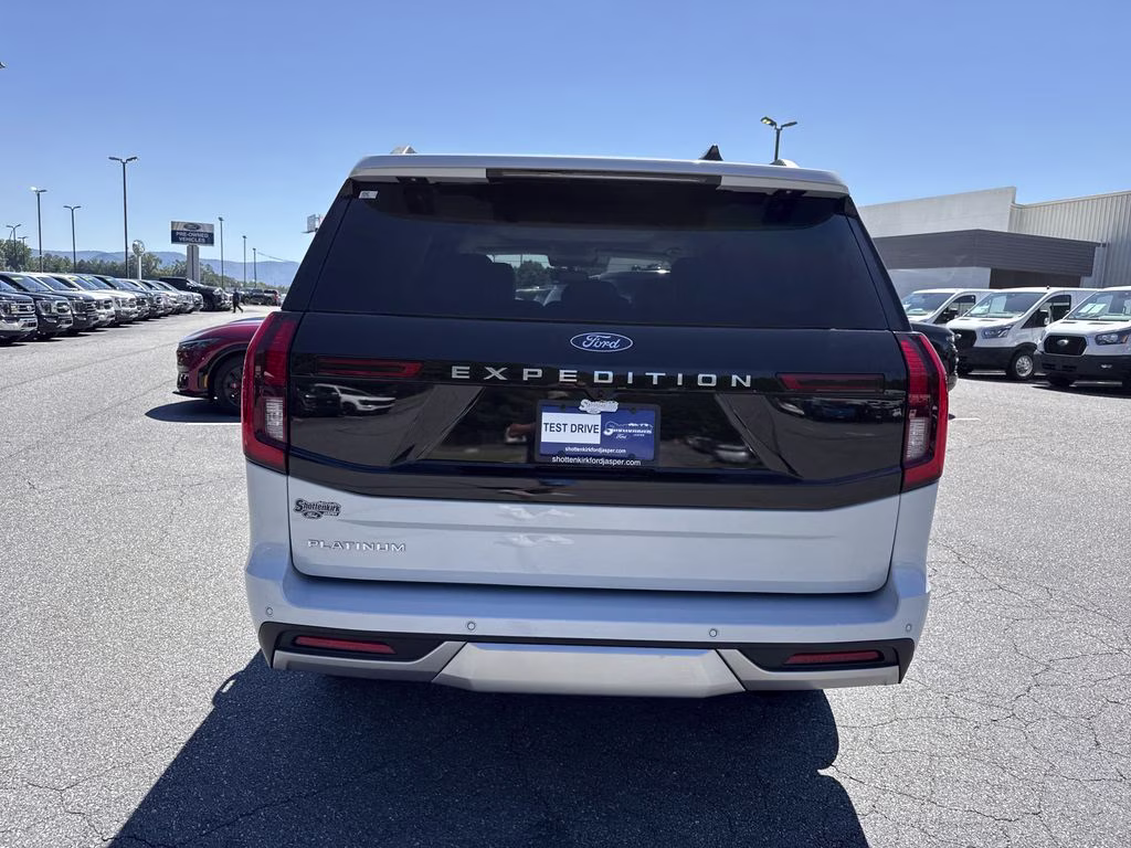 2025 Silver Metallic Ford Expedition Platinum 4X4 SUV