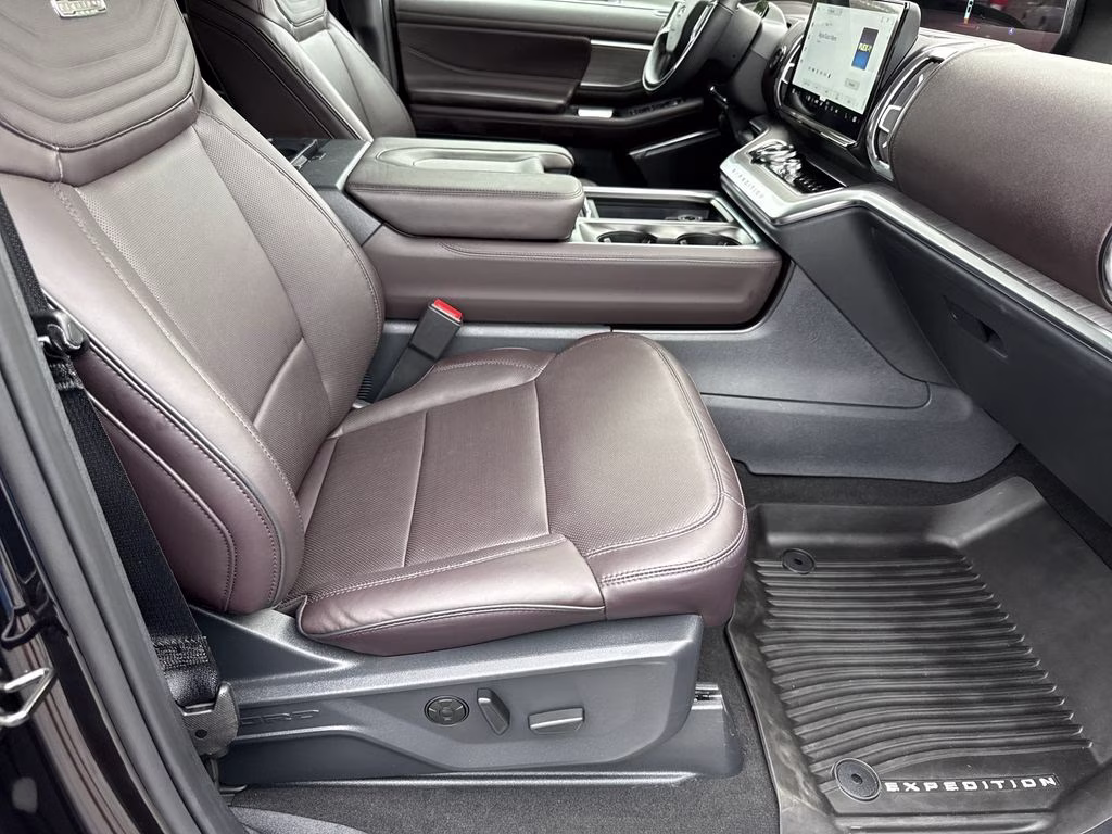 2025 Black Metallic Ford Expedition Platinum 4X4 SUV