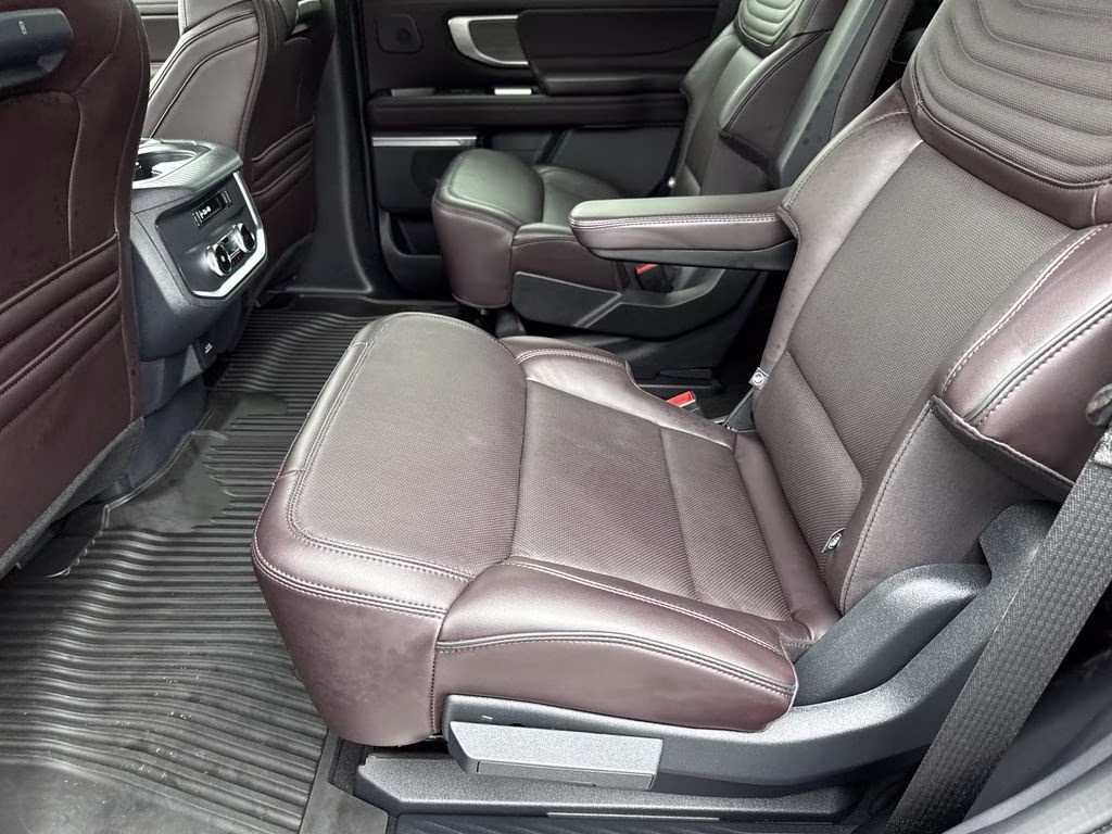 2025 Black Metallic Ford Expedition Platinum 4X4 SUV