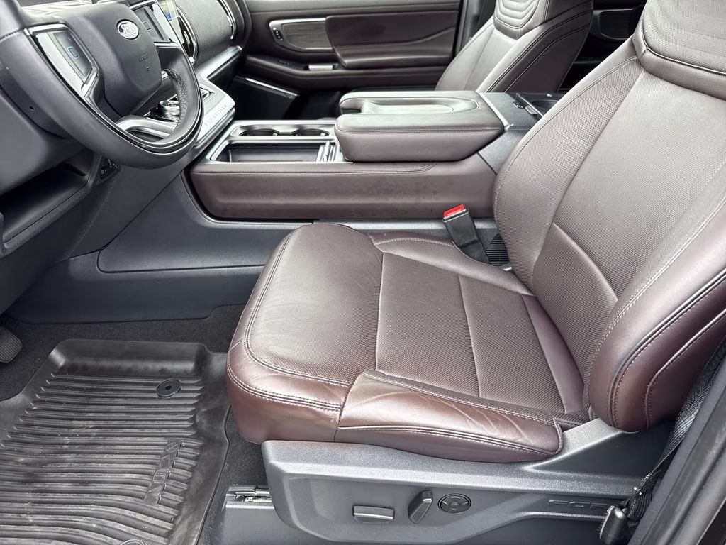 2025 Black Metallic Ford Expedition Platinum 4X4 SUV