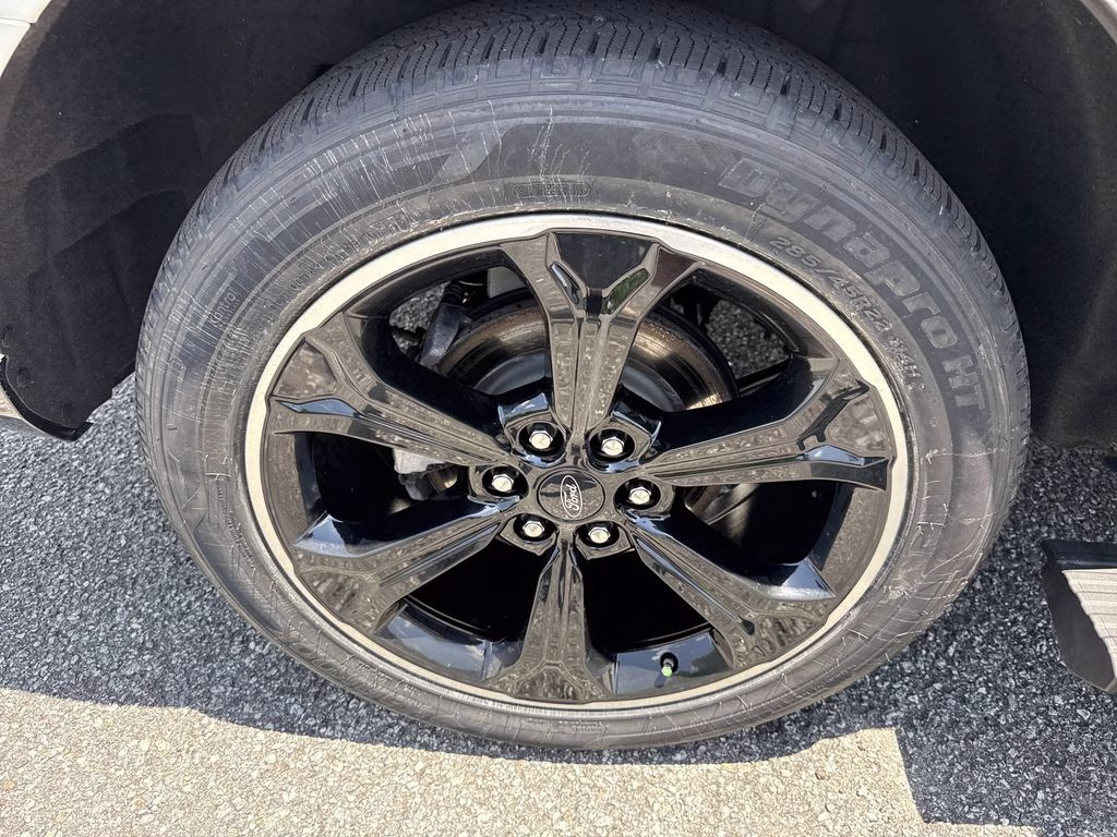 2023 Star White Metallic Tri-Coat Ford Expedition Limited 4X4 SUV