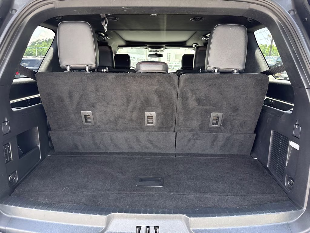 2023 Star White Metallic Tri-Coat Ford Expedition Limited 4X4 SUV