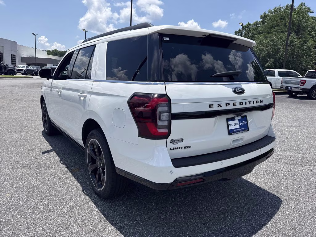 2023 Star White Metallic Tri-Coat Ford Expedition Limited 4X4 SUV