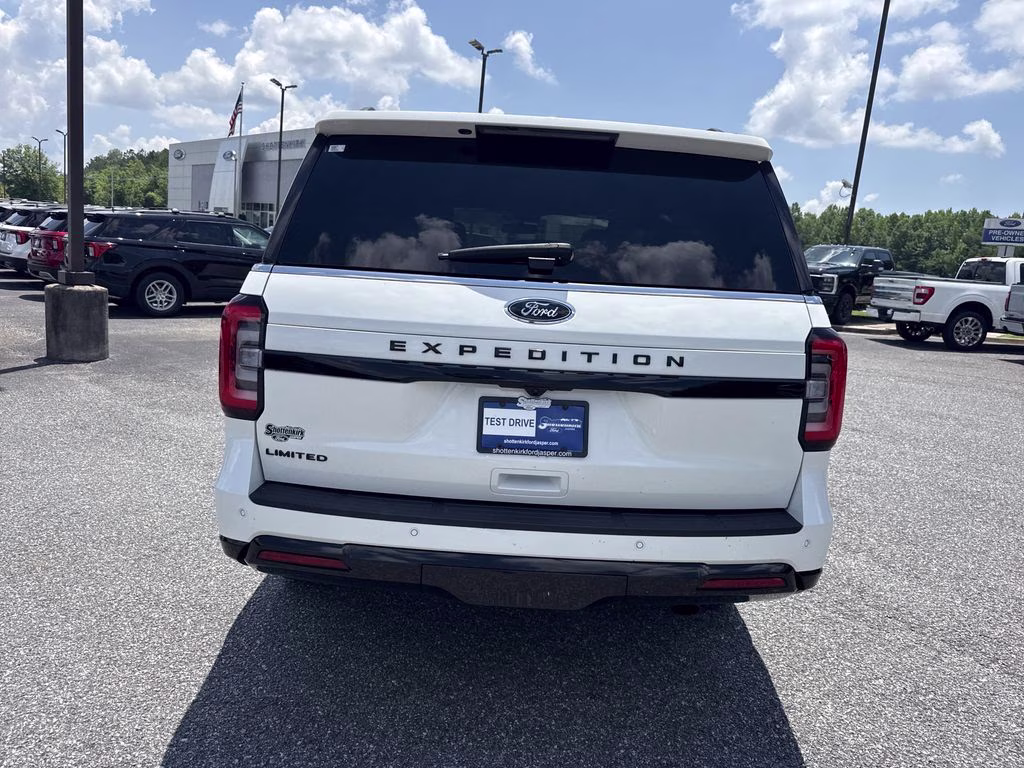 2023 Star White Metallic Tri-Coat Ford Expedition Limited 4X4 SUV