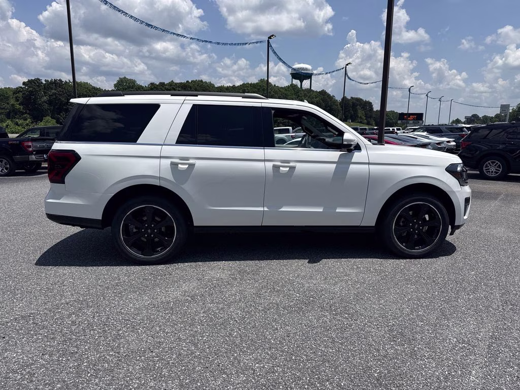 2023 Star White Metallic Tri-Coat Ford Expedition Limited 4X4 SUV