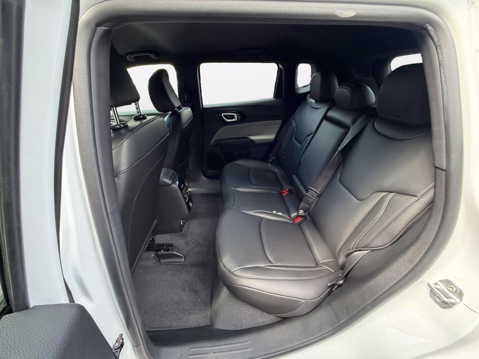 2026 Bright White Clearcoat Jeep Compass Limited 4X4 SUV