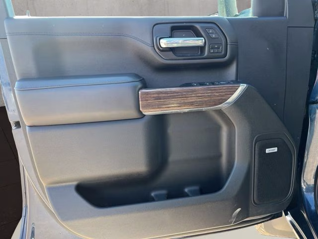 2022 Northsky Blue Metallic Chevrolet Silverado 3500HD High Country 4X4 Truck