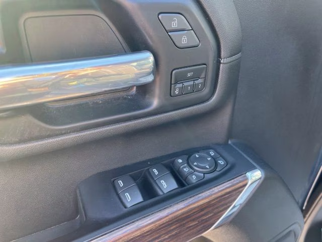 2022 Northsky Blue Metallic Chevrolet Silverado 3500HD High Country 4X4 Truck
