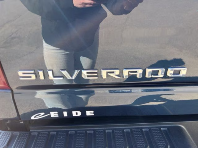 2022 Northsky Blue Metallic Chevrolet Silverado 3500HD High Country 4X4 Truck