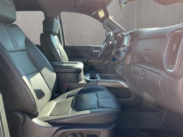 2022 Northsky Blue Metallic Chevrolet Silverado 3500HD High Country 4X4 Truck