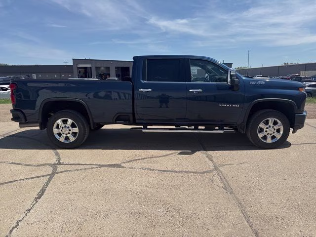 2022 Northsky Blue Metallic Chevrolet Silverado 3500HD High Country 4X4 Truck
