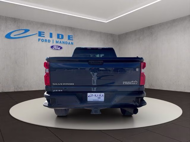 2022 Northsky Blue Metallic Chevrolet Silverado 3500HD High Country 4X4 Truck