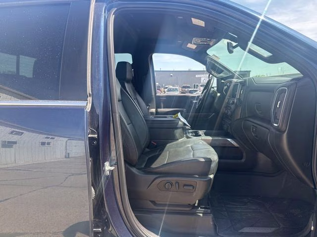 2022 Northsky Blue Metallic Chevrolet Silverado 3500HD High Country 4X4 Truck