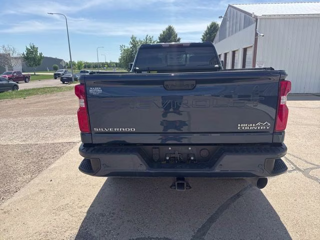 2022 Northsky Blue Metallic Chevrolet Silverado 3500HD High Country 4X4 Truck