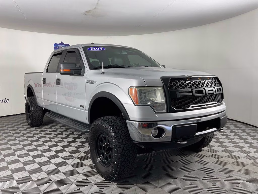 2014 Ford F-150 XLT 4x4 SuperCrew 145 in's photo