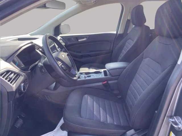 2024 Gray Metallic Ford Edge SE AWD SUV