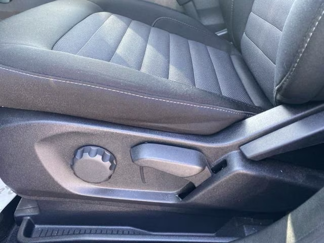 2024 Gray Metallic Ford Edge SE AWD SUV