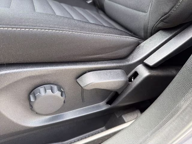 2024 Gray Metallic Ford Edge SE AWD SUV