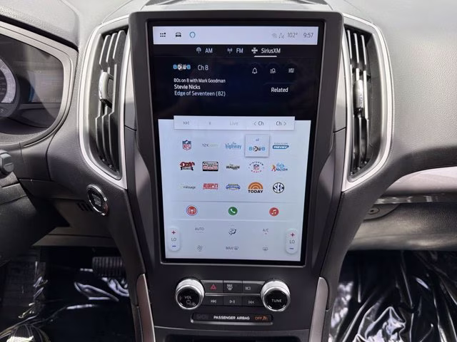 2024 Gray Metallic Ford Edge SE AWD SUV