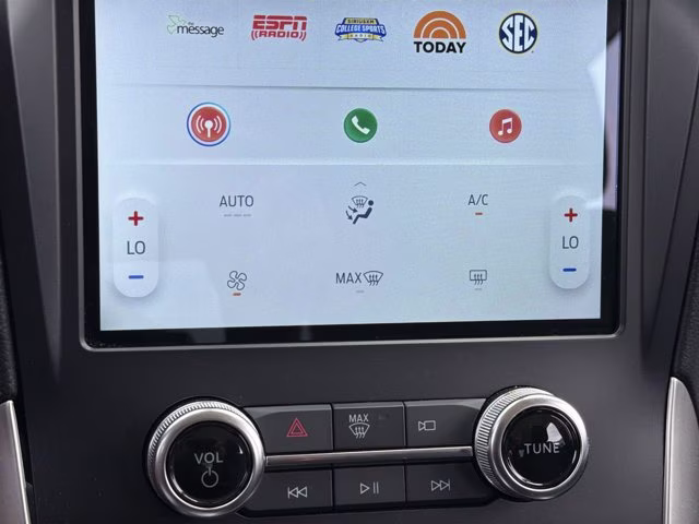 2024 Gray Metallic Ford Edge SE AWD SUV