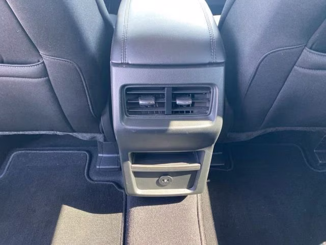 2024 Gray Metallic Ford Edge SE AWD SUV