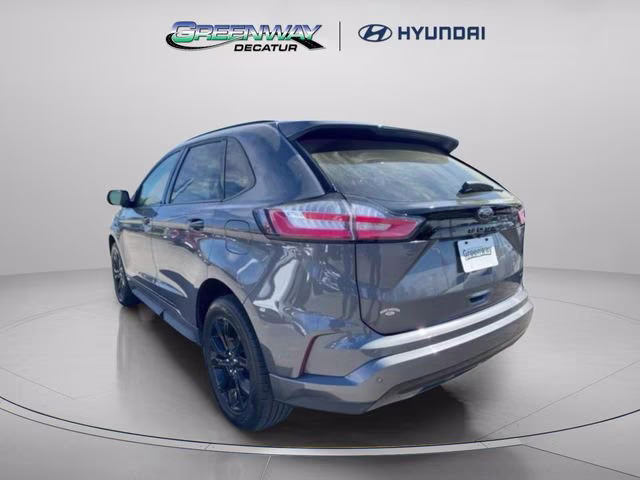 2024 Gray Metallic Ford Edge SE AWD SUV