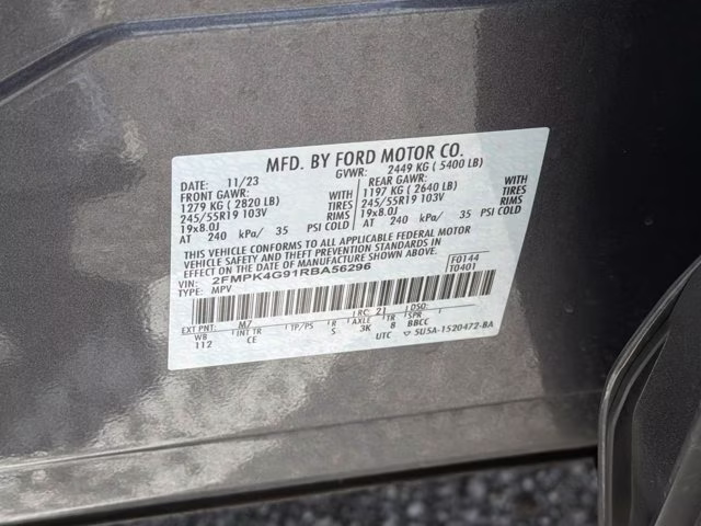 2024 Gray Metallic Ford Edge SE AWD SUV
