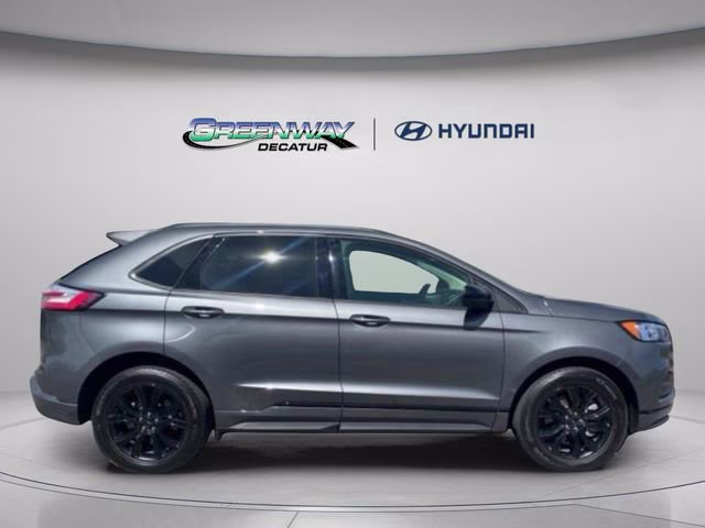 2024 Gray Metallic Ford Edge SE AWD SUV