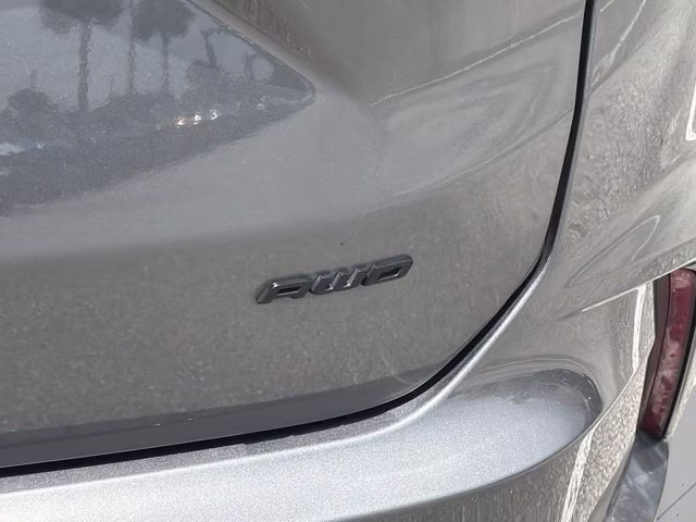 2024 Gray Metallic Ford Edge SE AWD SUV