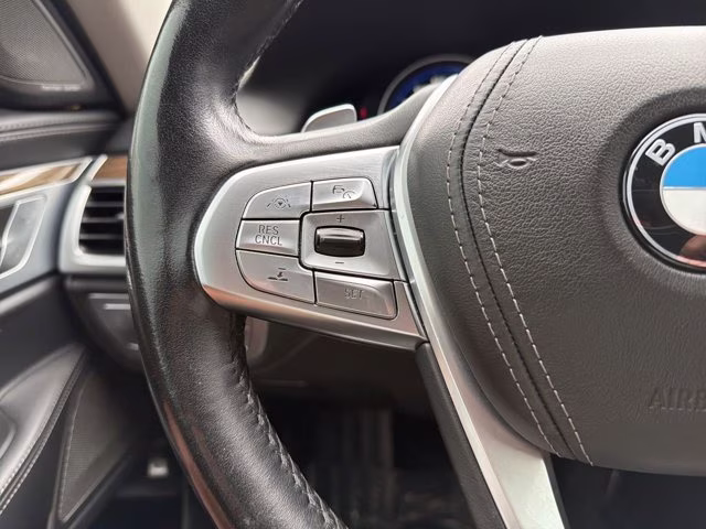 2018 Glacier Silver Metallic BMW 7 Series 750i RWD Sedan