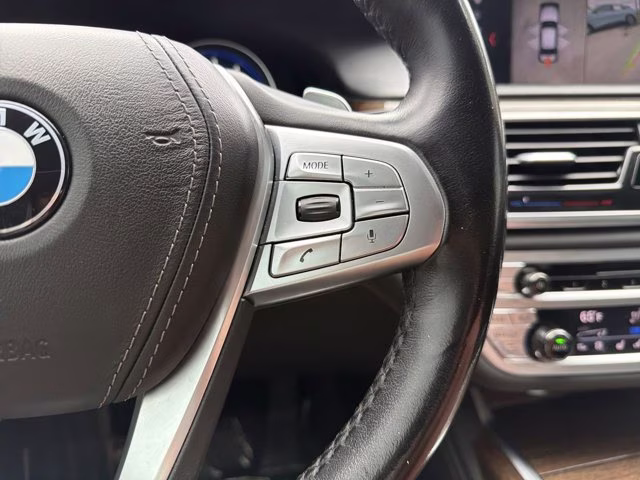 2018 Glacier Silver Metallic BMW 7 Series 750i RWD Sedan