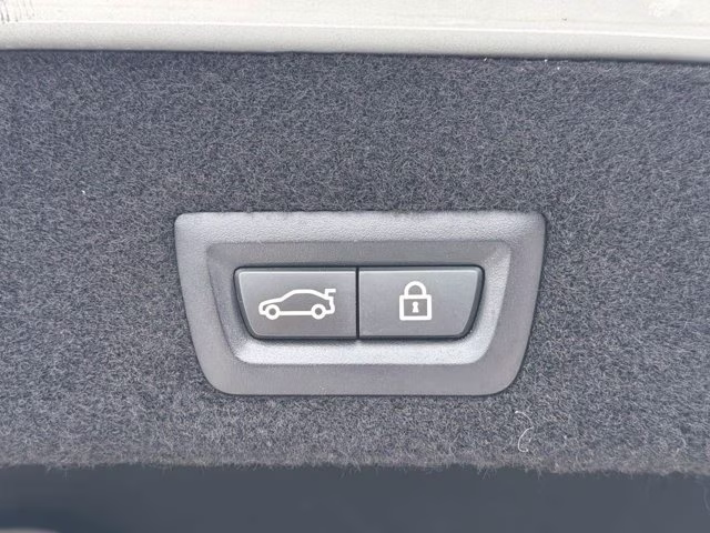 2018 Glacier Silver Metallic BMW 7 Series 750i RWD Sedan