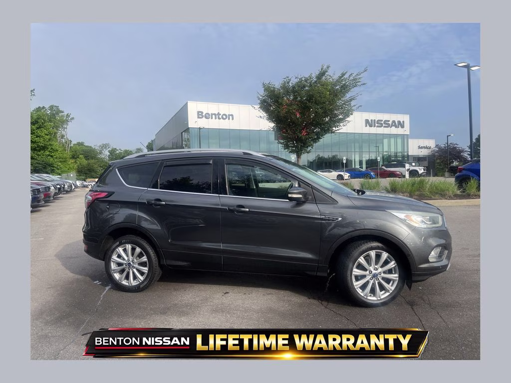 2017 Ford Escape Titanium's photo