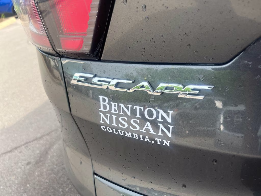 2017 Magnetic Ford Escape Titanium FWD SUV