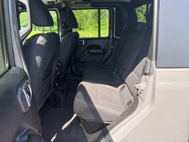 2021 Sting-Gray Clearcoat Jeep Gladiator Willys 4X4 Truck